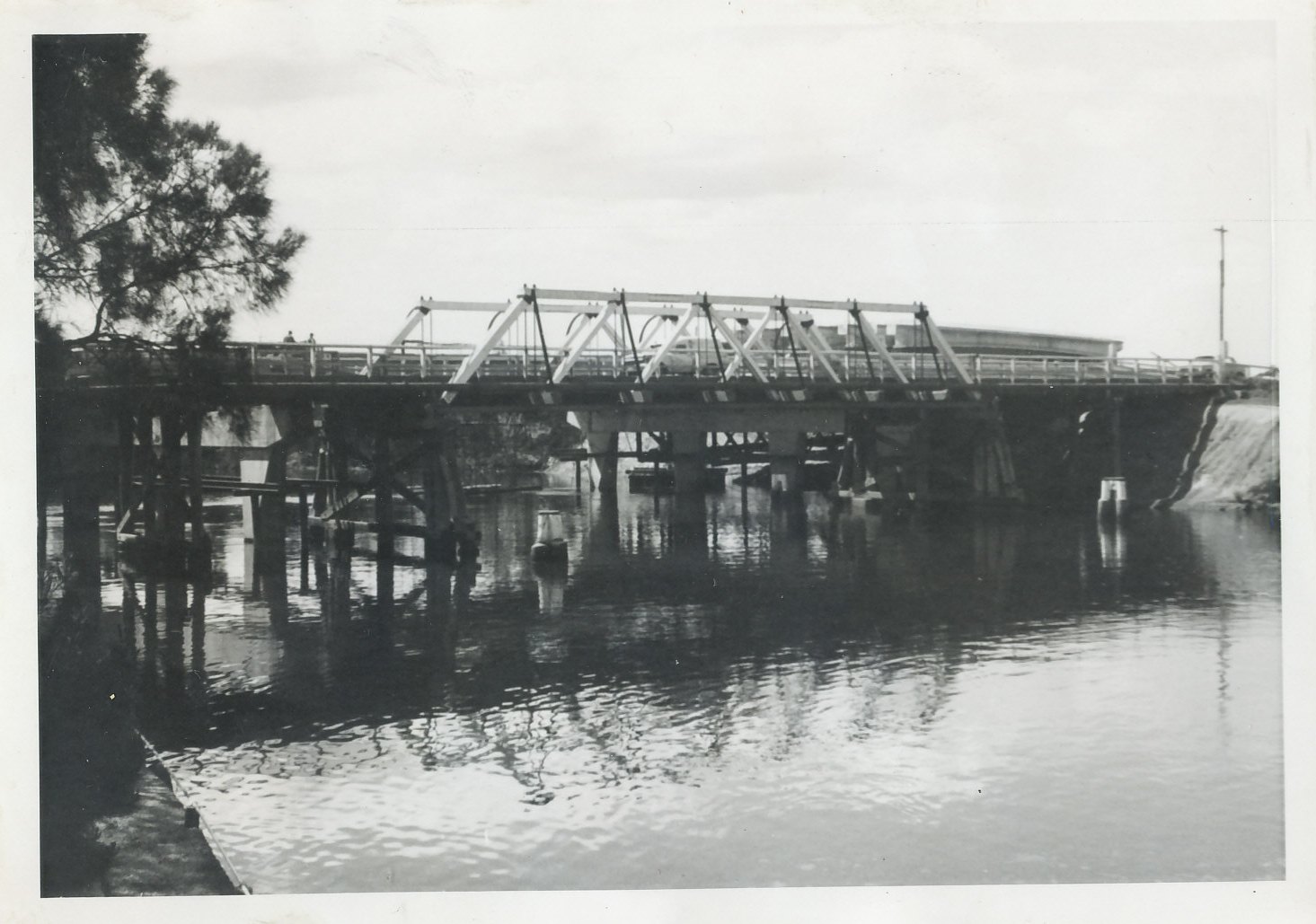 Old Milperra Bridge crossing the Georges River, Chipping Norton, 1965