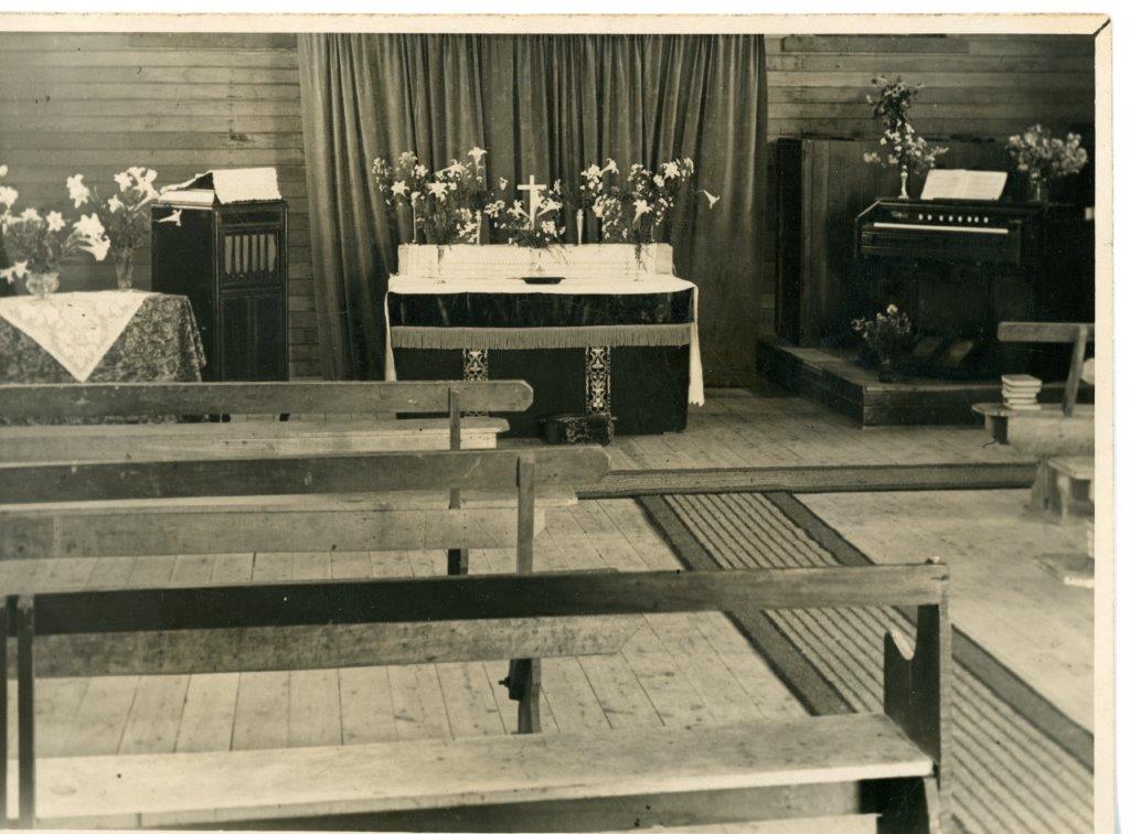 Temporary St John’s Anglican Church set-up in the Hillview Community Hall on Reilly Street in the 1950s.